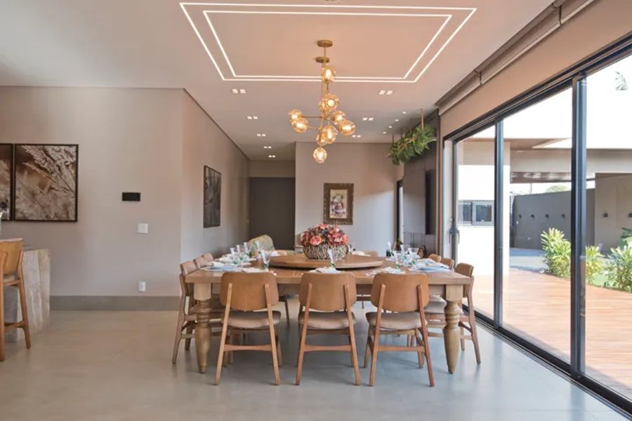 Arquitetura de interiores em Amambai MS: sala de estar projetada por Juliana Saraiva