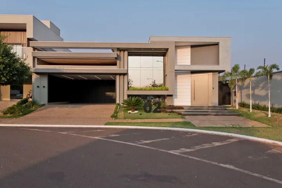Projeto de arquitetura em Amambai MS: fachada de residência de alto padrão por Juliana Saraiva